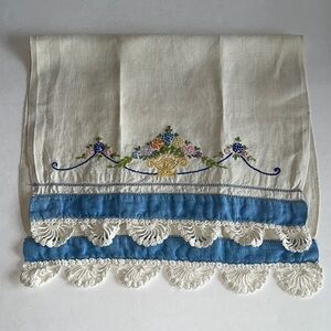 Vintage Embroidered Floral Scalloped Edge Tea Towel